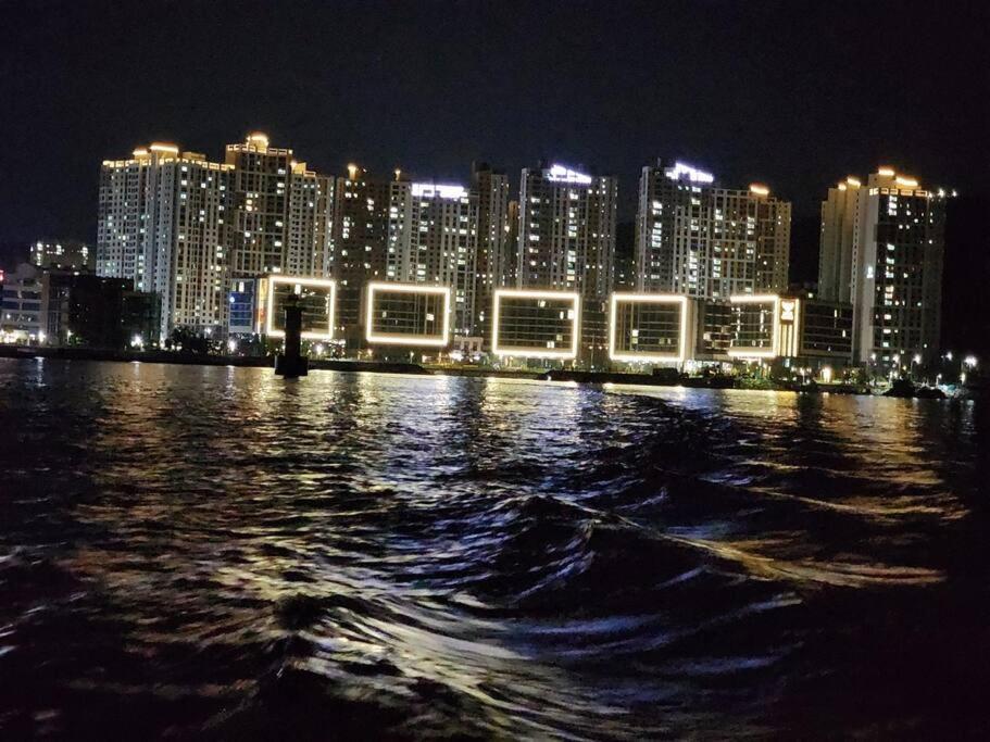 The Castle Ocean Marina Double Suite Yeosu Exterior foto